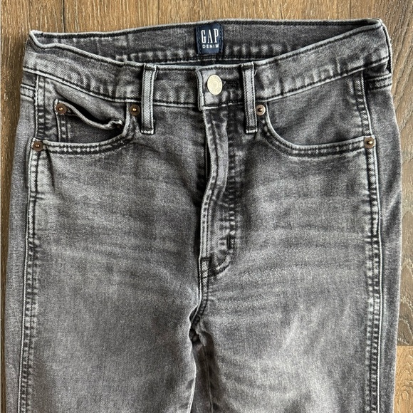 Gap Jeans.  Women’s size 2.  Dark grey/black. Great used condition. - Picture 2 of 9